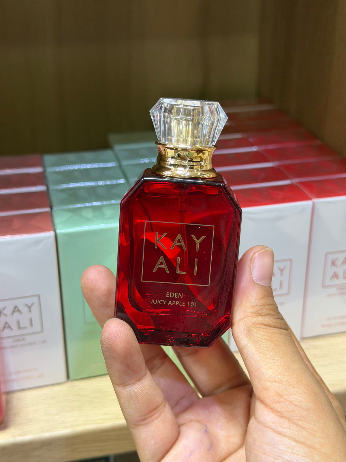 KAYALI EDEN JUICY APPLE 01