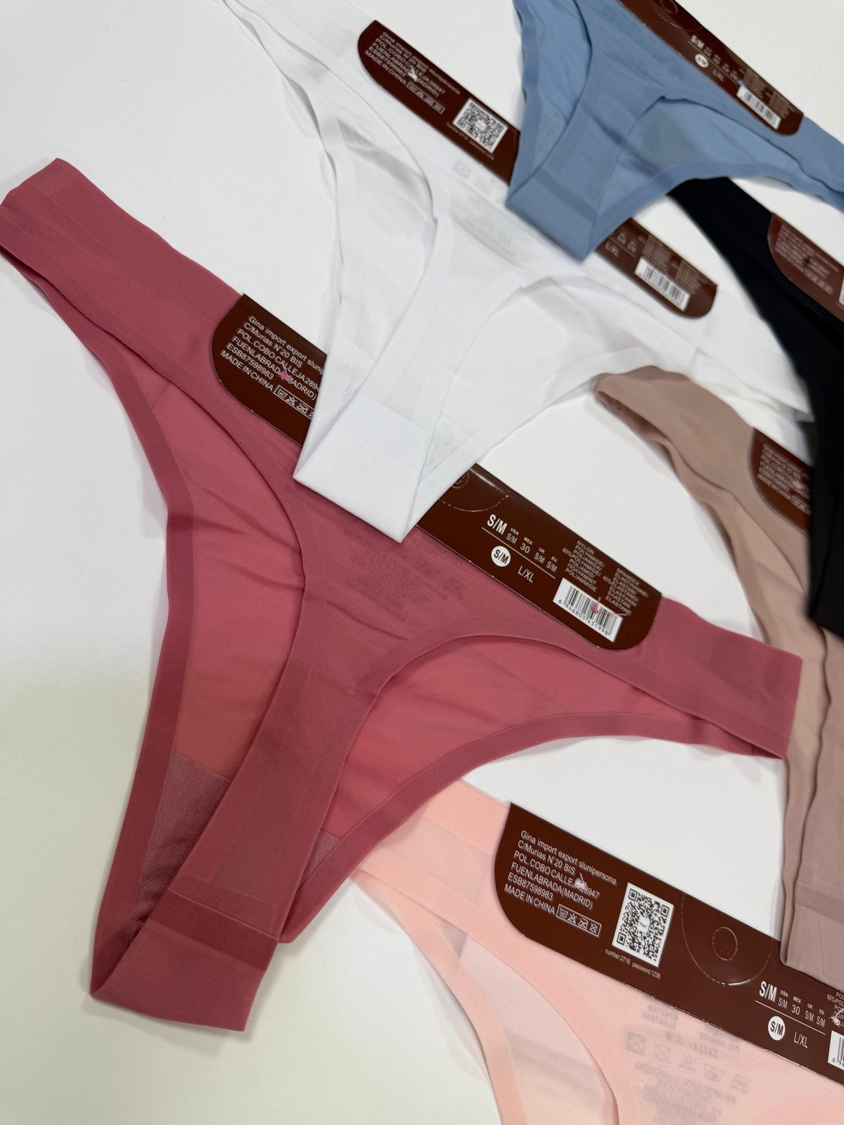 Tanga Corte moderno