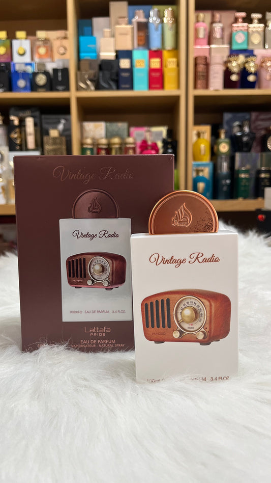 Muestra Vintage Radio Lattafa