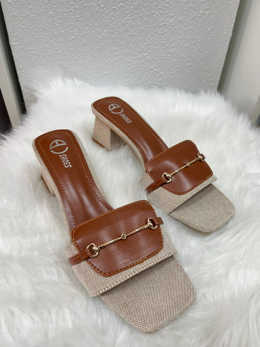 Sandalias tacón hebilla