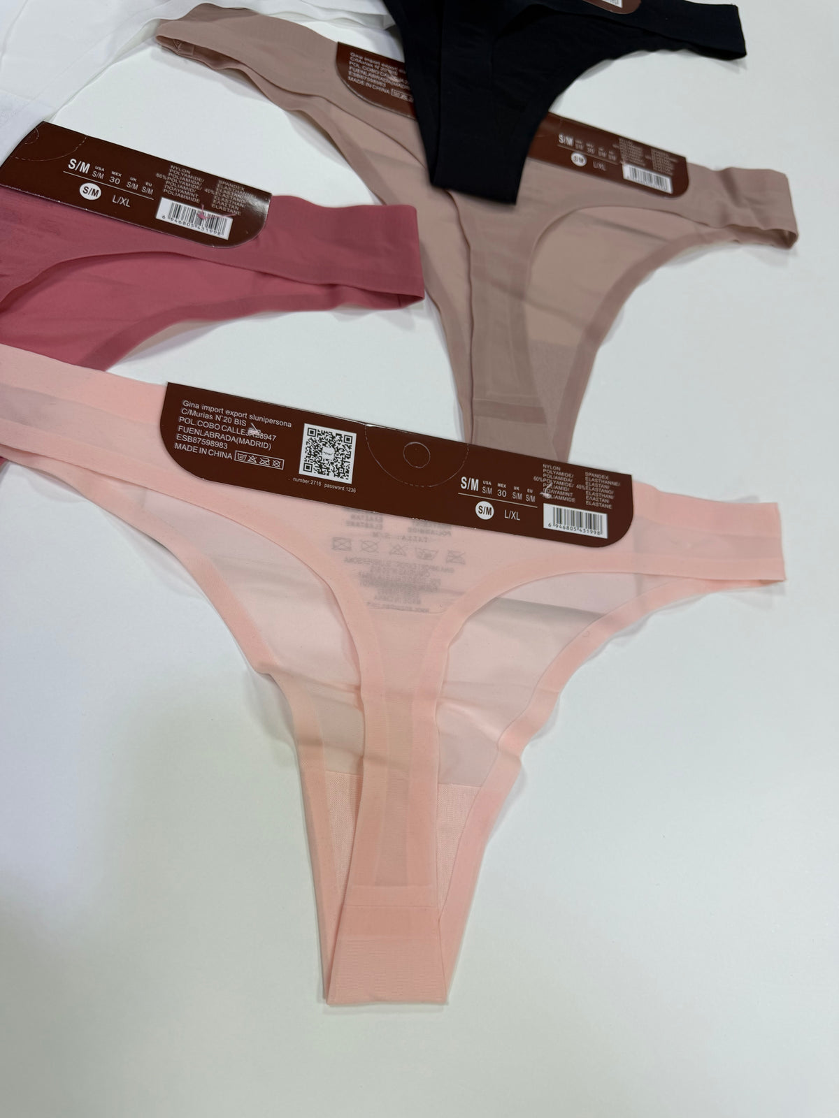 Tanga Corte moderno